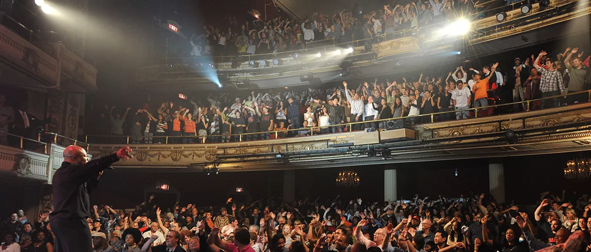 The Apollo Theater Harlem Sounds Better Than Ever With D B